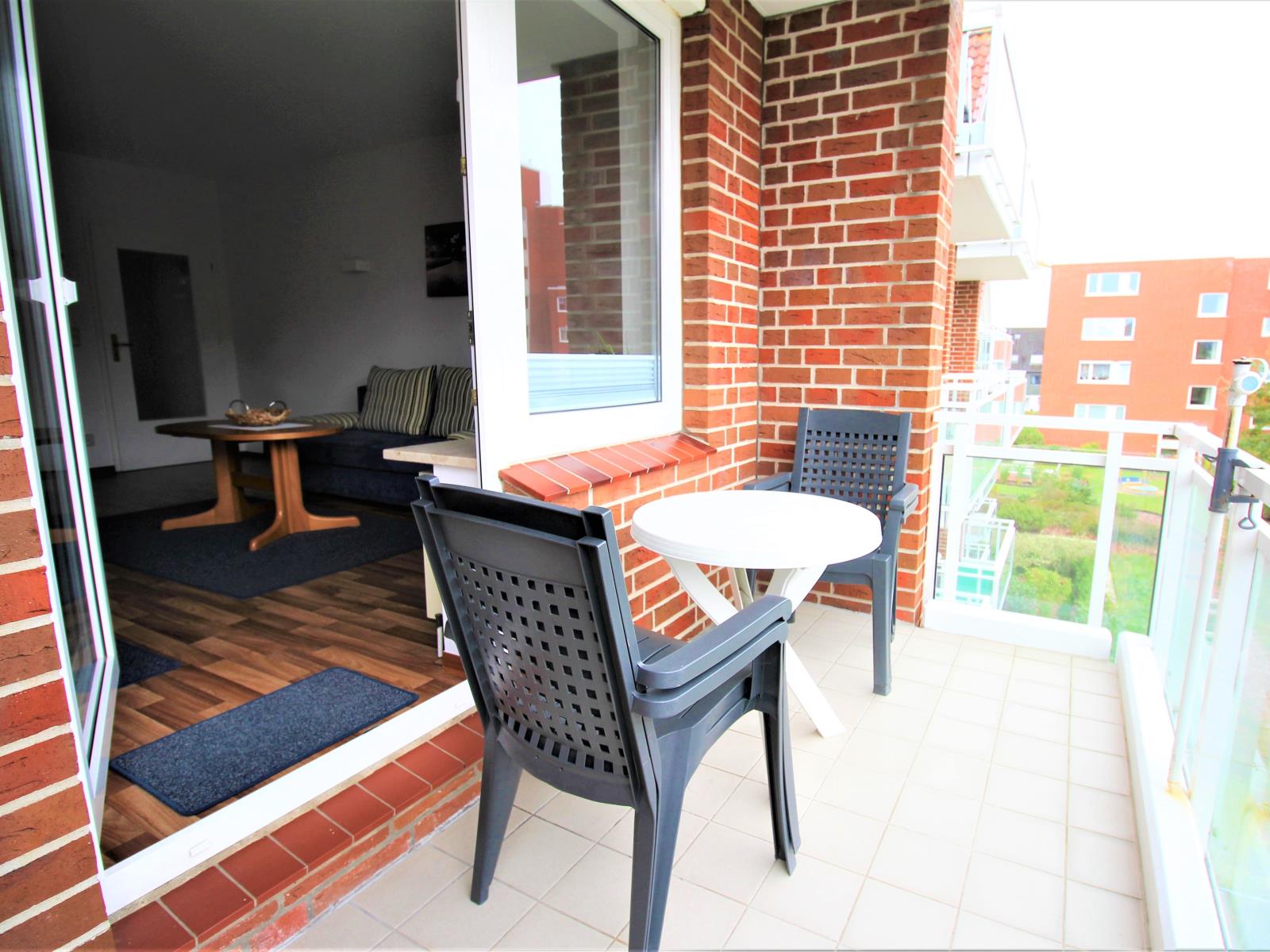 Balkon mit Sitzgelegenheit